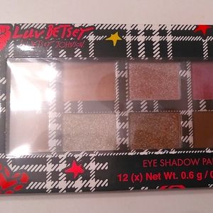 BETSEY JOHNSON EYESHADOW PALETTE SET